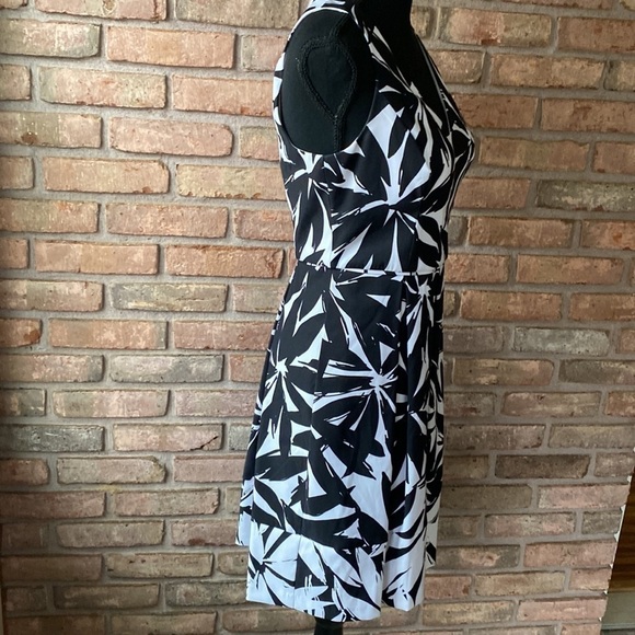 Ashley Graham Beyond Dress with Pockets Size 6P EUC - Picture 5 of 11